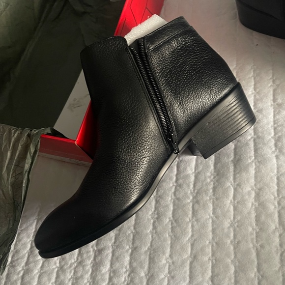 Black leather ankle boot by Aerosoles - Picture 8 of 8